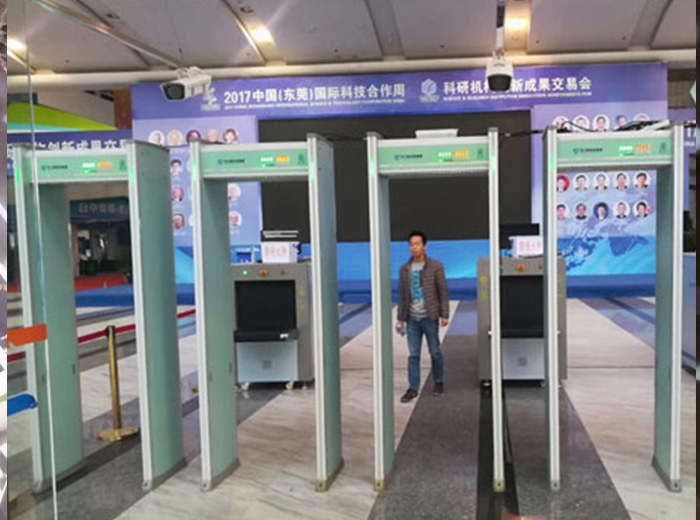 廣西一個旅客因拒絕安檢，大鬧機場被拘留