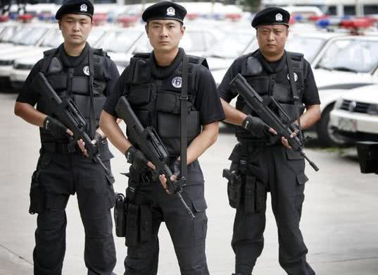 防彈衣真能防止子彈嗎？特警告訴你真實體會，很是后怕！